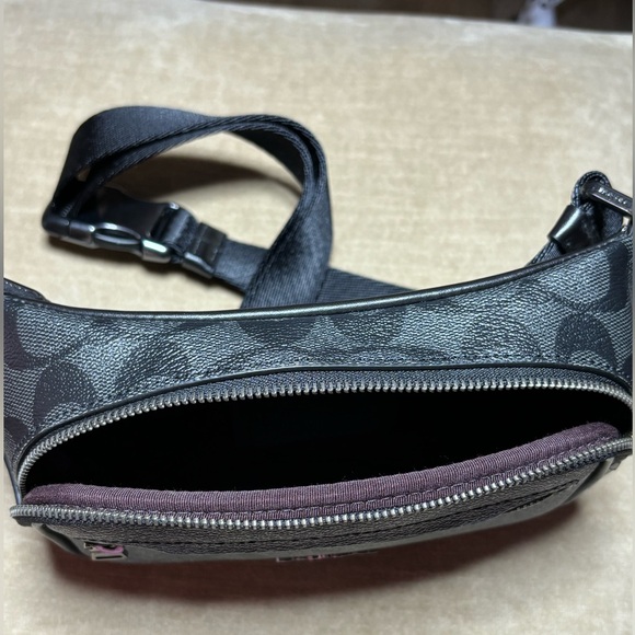 Coach - Picture 2 of 3